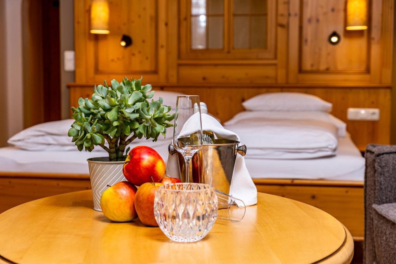 Hotel Fischerwirt Natur Waldspa Faistenau Exteriör bild