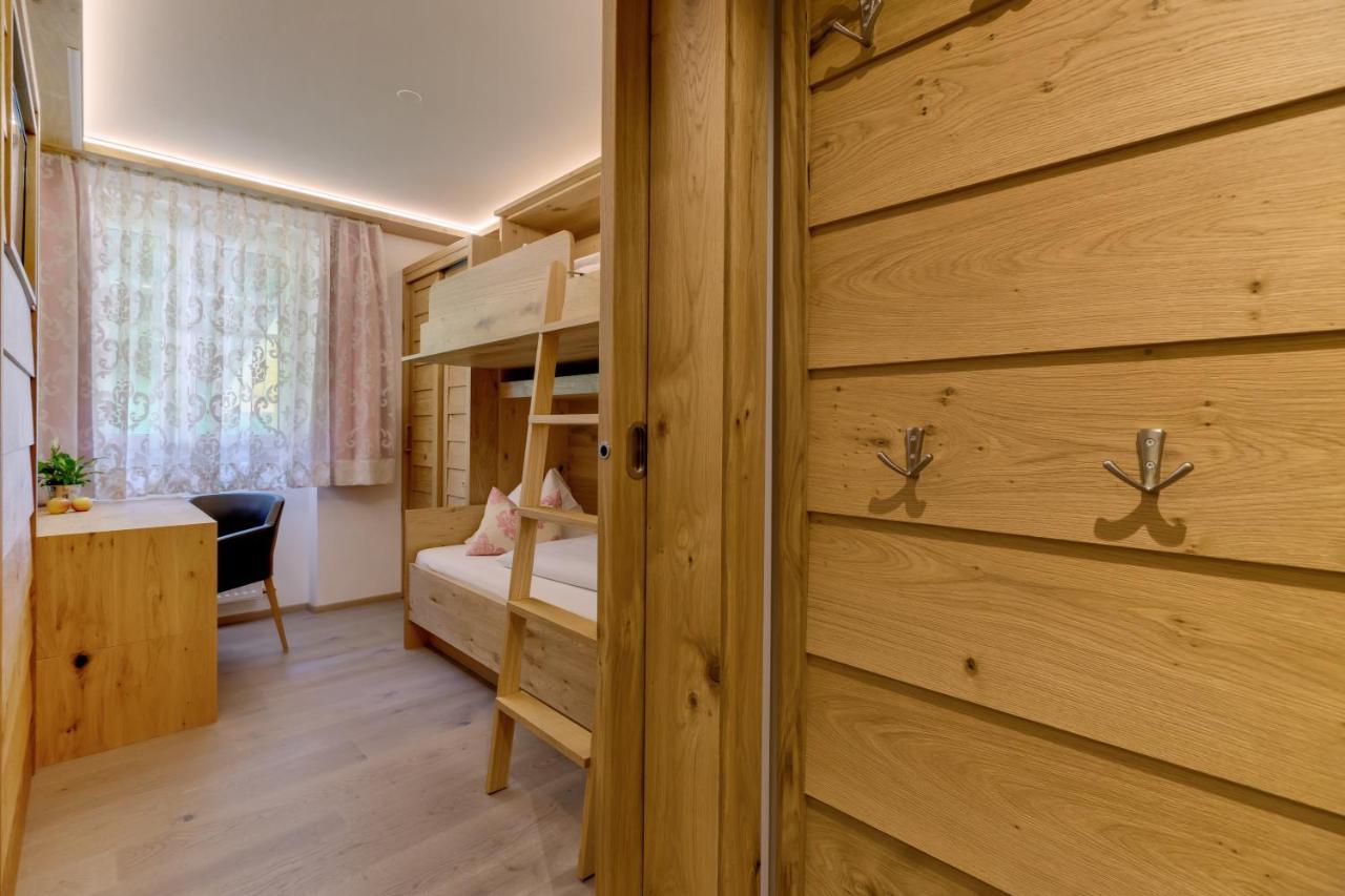 Hotel Fischerwirt Natur Waldspa Faistenau Exteriör bild