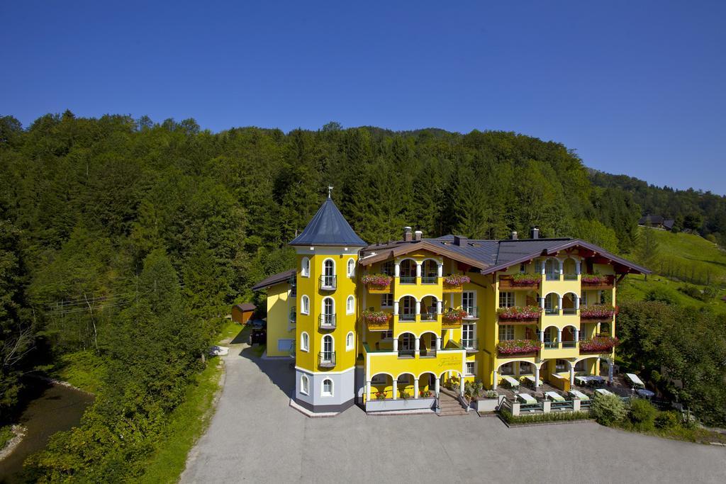 Hotel Fischerwirt Natur Waldspa Faistenau Exteriör bild