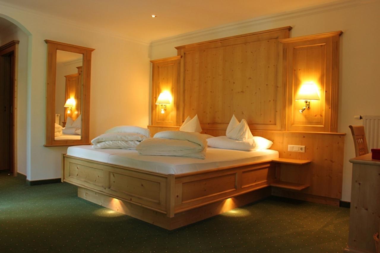 Hotel Fischerwirt Natur Waldspa Faistenau Exteriör bild